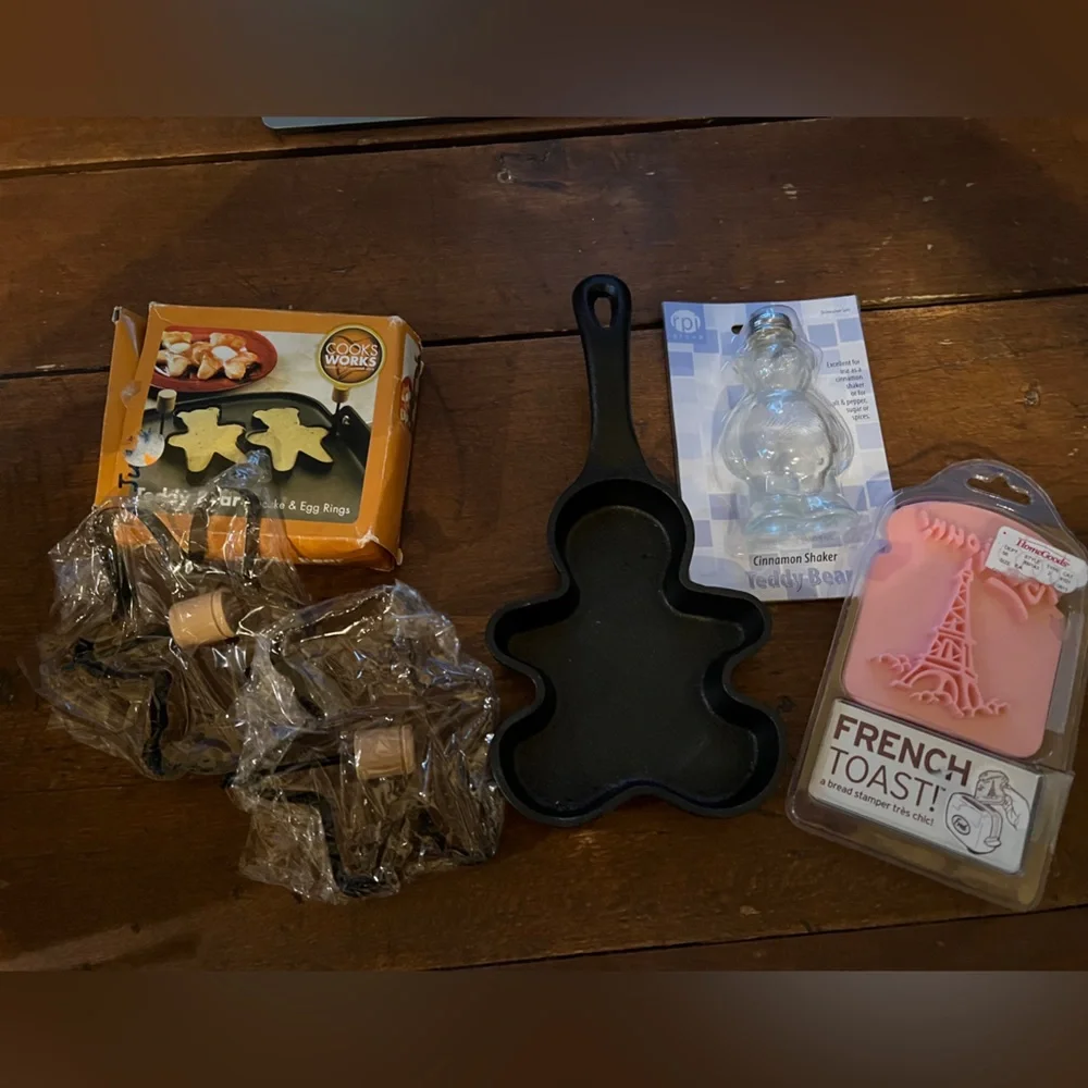 Cast Iron Black Bear Pancake Pan and Pink French Toast Stamp Breakfast Lot